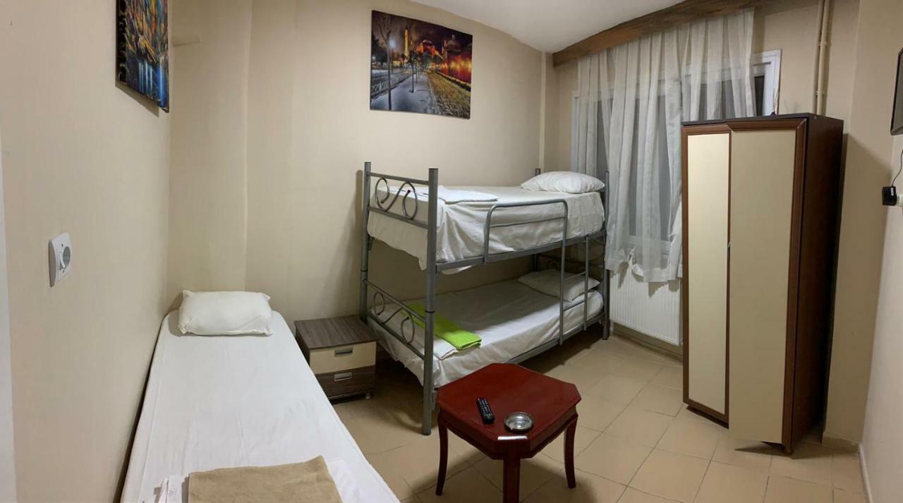Hayat Pansiyon Hostel อิสตันบูล ภายนอก รูปภาพ
