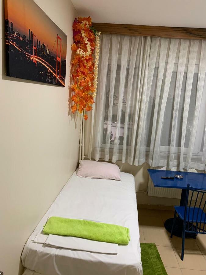 Hayat Pansiyon Hostel อิสตันบูล ภายนอก รูปภาพ