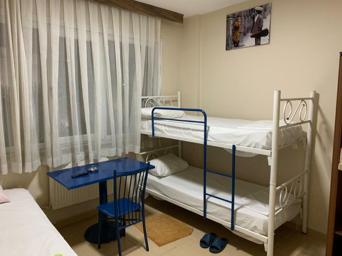 Hayat Pansiyon Hostel อิสตันบูล ภายนอก รูปภาพ