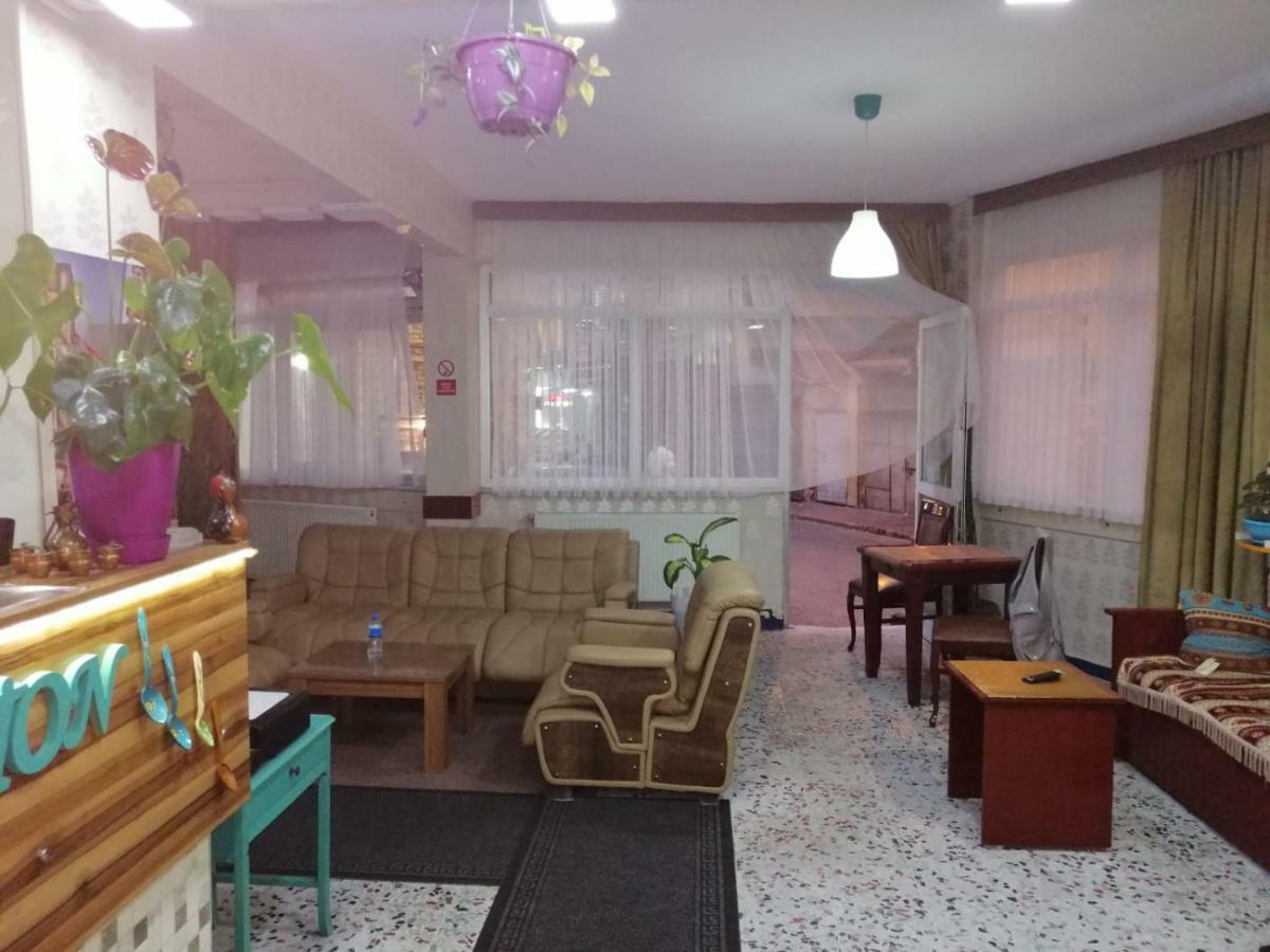 Hayat Pansiyon Hostel อิสตันบูล ภายนอก รูปภาพ